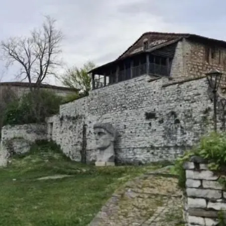 Bujtina Bega * Berati