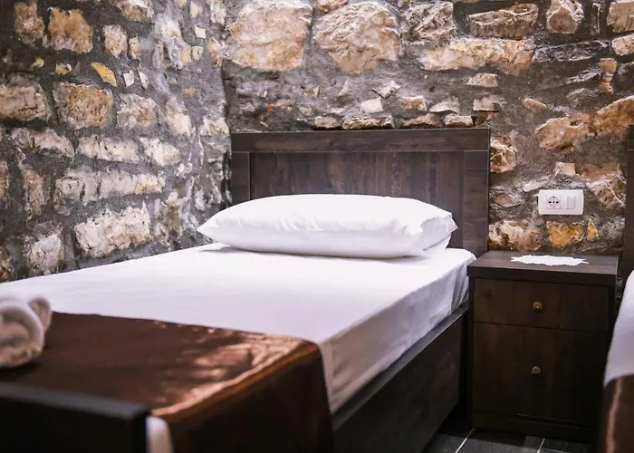 Hotel Bujtina Bega *